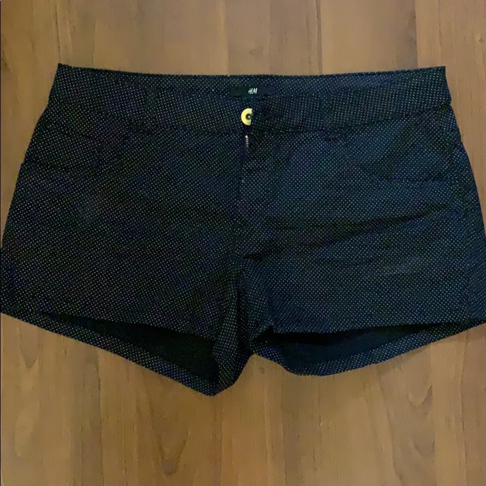NWT H&M black and white shorts